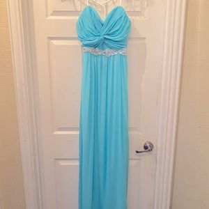 Formal strapless long dress
